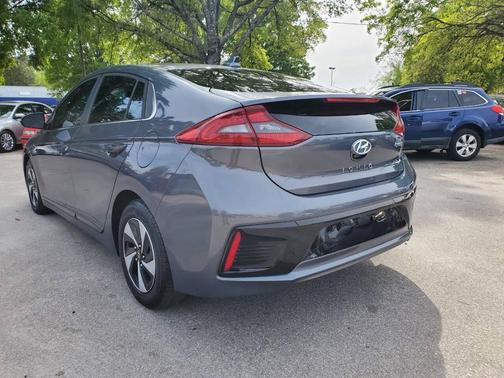 2017 Hyundai IONIQ Hybrid SEL