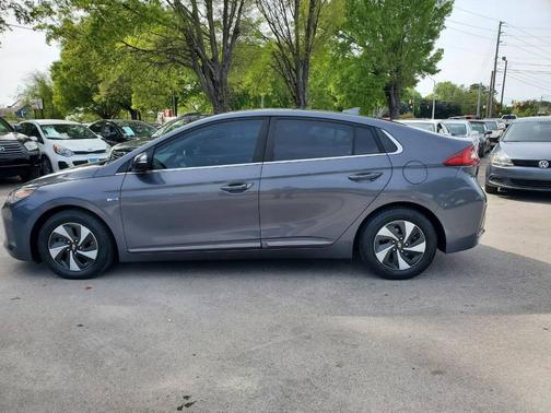 2017 Hyundai IONIQ Hybrid SEL