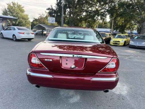 2004 Jaguar XJ Base