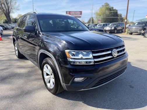 Deep Black Pearl 2018 Volkswagen Atlas 3.6L SE