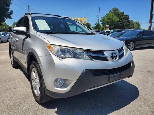 Classic Silver Metallic 2013 Toyota RAV4 XLE