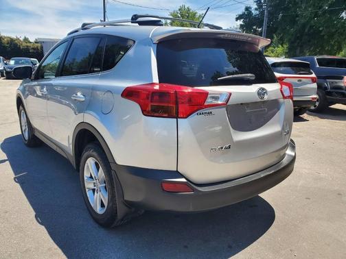 Classic Silver Metallic 2013 Toyota RAV4 XLE