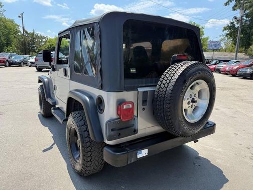 Silver 2000 Jeep Wrangler Sport