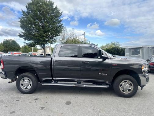 2019 RAM 2500 Big Horn Crew Cab 4x4 6'4' Box