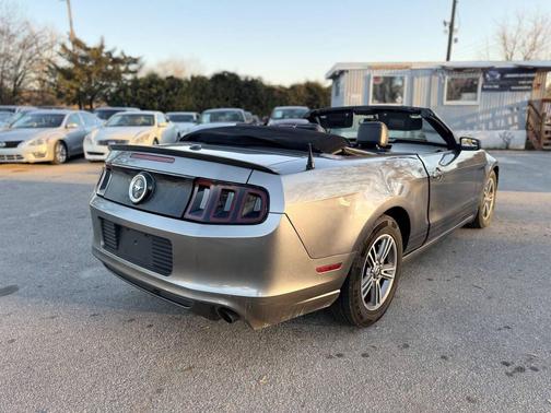 2013 Ford Mustang V6