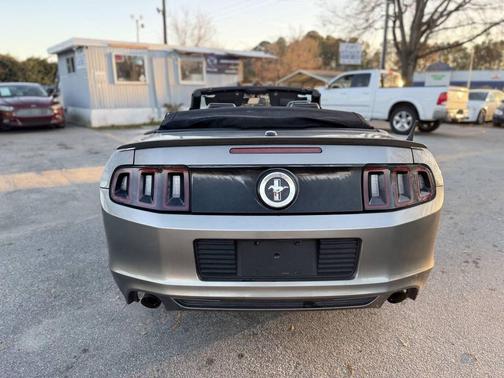 2013 Ford Mustang V6