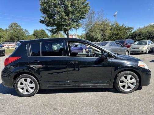 2010 Nissan Versa 1.8 SL