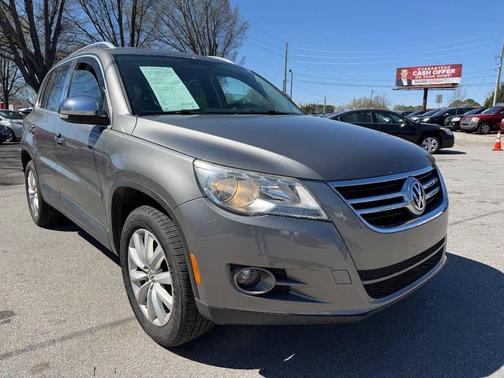 2011 Volkswagen Tiguan SE