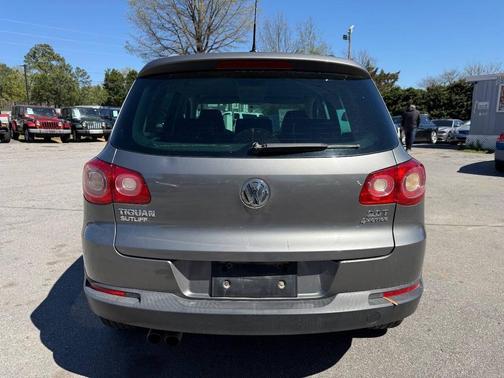 2011 Volkswagen Tiguan SE
