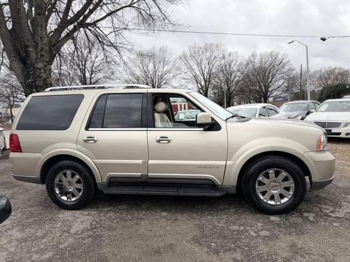2004 Lincoln Navigator Luxury