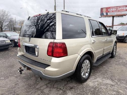 2004 Lincoln Navigator Luxury