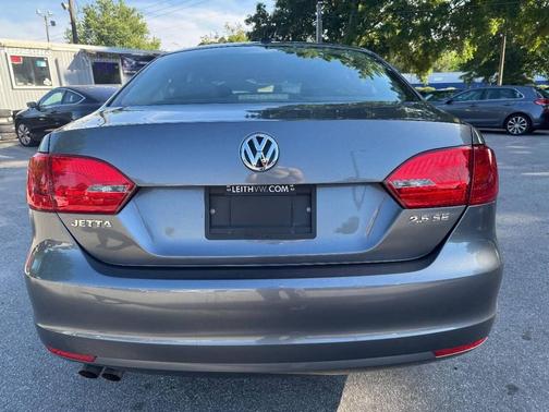 Gray 2012 Volkswagen Jetta SE