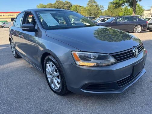 Gray 2012 Volkswagen Jetta SE