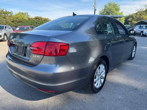 Gray 2012 Volkswagen Jetta SE