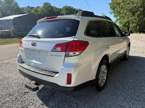 Satin White Pearl 2013 Subaru Outback 2.5i Limited