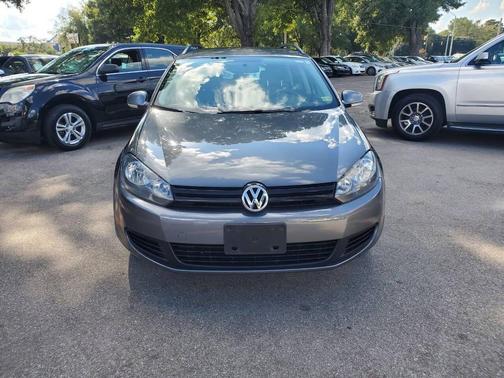 Platinum Gray Metallic 2011 Volkswagen Jetta SportWagen SE