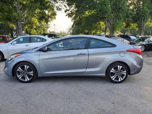 Titanium Gray Metallic 2013 Hyundai ELANTRA SE