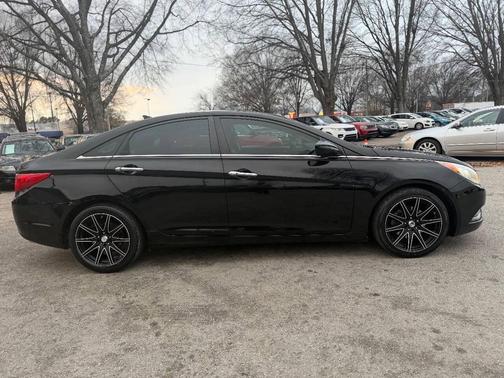 2011 Hyundai SONATA SE