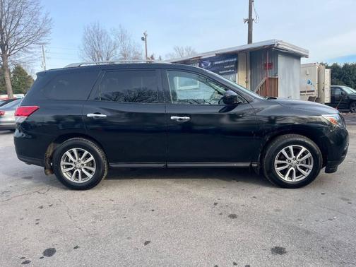 2016 Nissan Pathfinder S