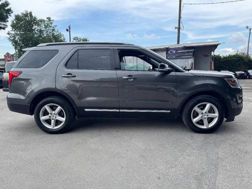 Pewter 2016 Ford Explorer XLT