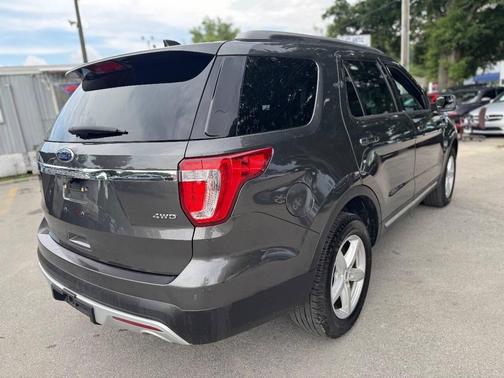 Pewter 2016 Ford Explorer XLT