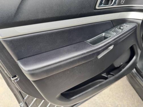 Pewter 2016 Ford Explorer XLT