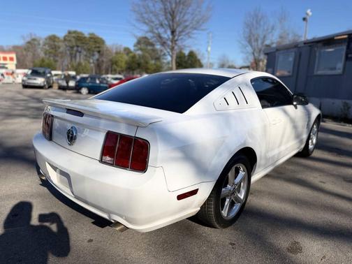 2008 Ford Mustang Deluxe