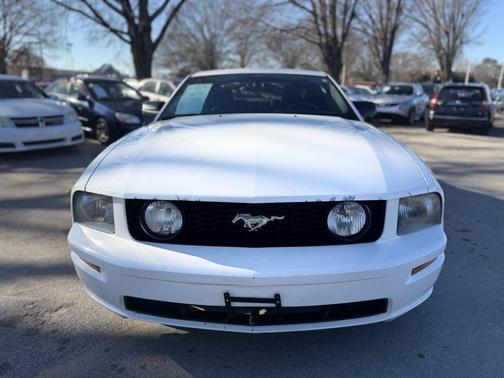 2008 Ford Mustang Deluxe