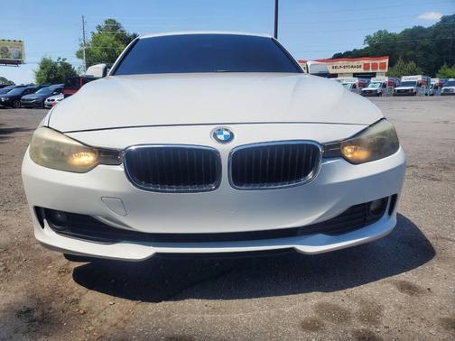 White 2015 BMW 320 i
