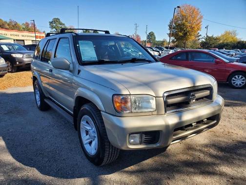 2003 Nissan Pathfinder LE
