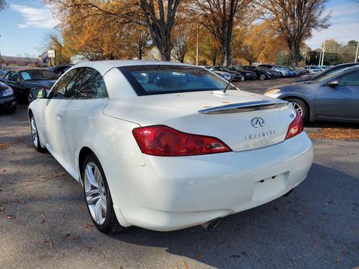2009 INFINITI G37 Sport