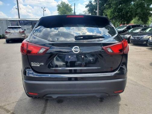 Magnetic Black 2017 Nissan Rogue Sport S