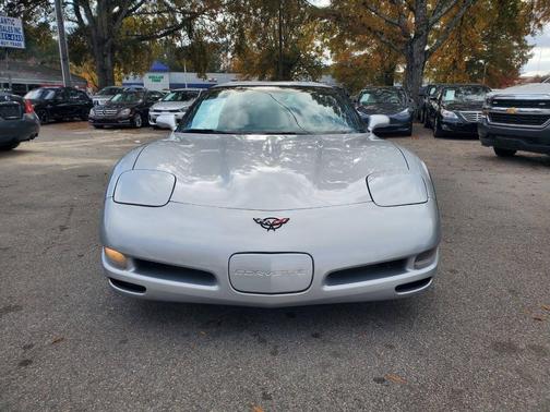 2001 Chevrolet Corvette Base