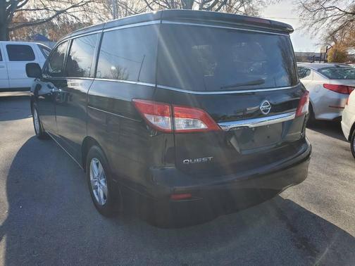 2015 Nissan Quest SV