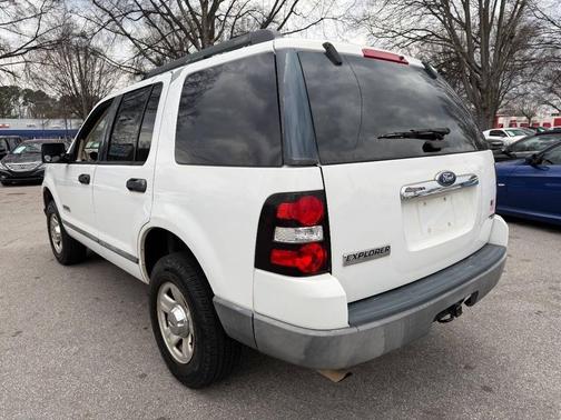 2006 Ford Explorer XLS