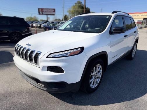 Bright White Clearcoat 2017 Jeep Cherokee Sport