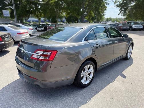Titanium 2016 Ford Taurus SE