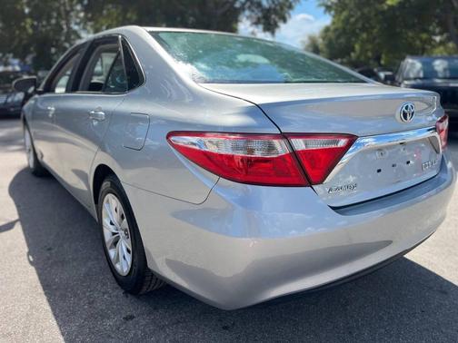 2017 Toyota Camry Hybrid SE
