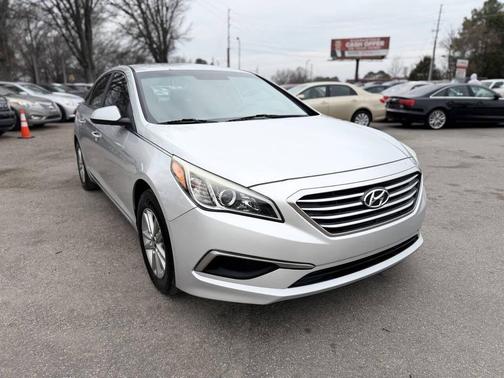 2017 Hyundai SONATA SE