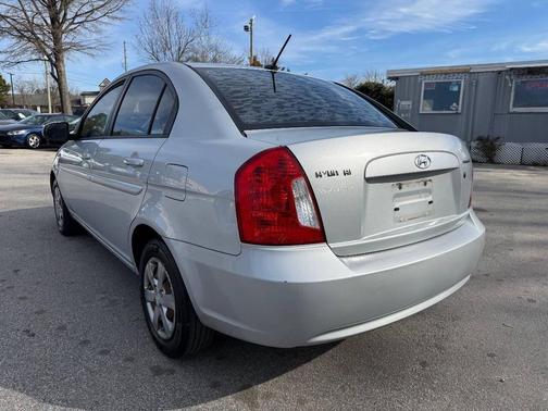 2011 Hyundai Accent SE