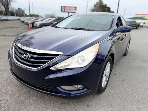 2013 Hyundai SONATA GLS