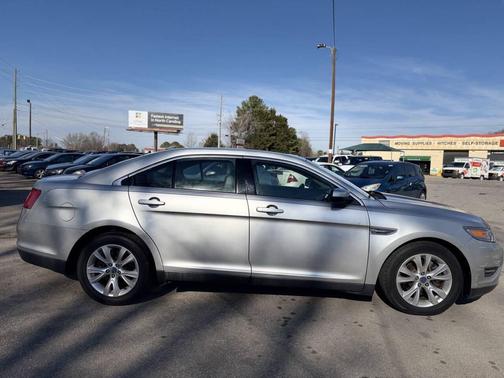 2011 Ford Taurus SEL