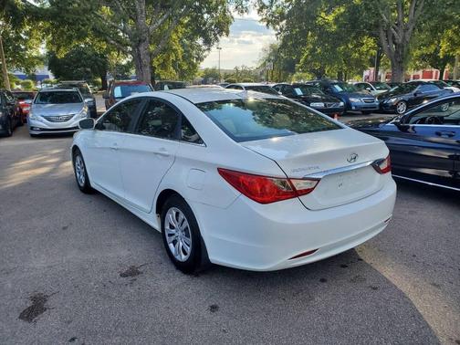 2012 Hyundai SONATA GLS