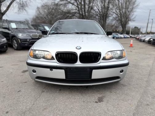 2004 BMW 325 325i 4dr Sedan
