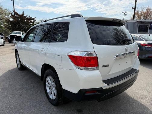 2013 Toyota Highlander SE