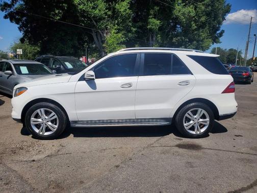 White 2015 Mercedes-Benz M-Class ML 350 4dr SUV