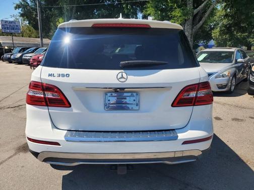 White 2015 Mercedes-Benz M-Class ML 350 4dr SUV