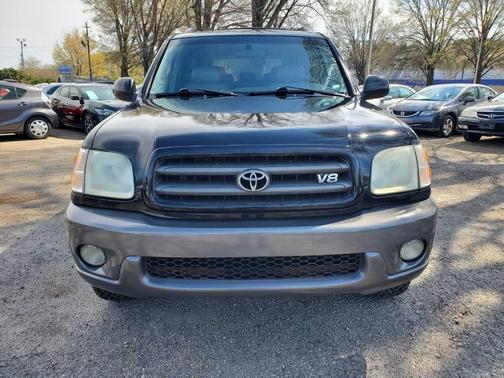 2004 Toyota Sequoia SR5