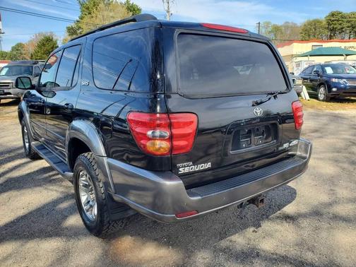 2004 Toyota Sequoia SR5