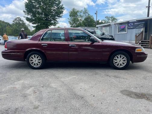 2004 Ford Crown Victoria LX